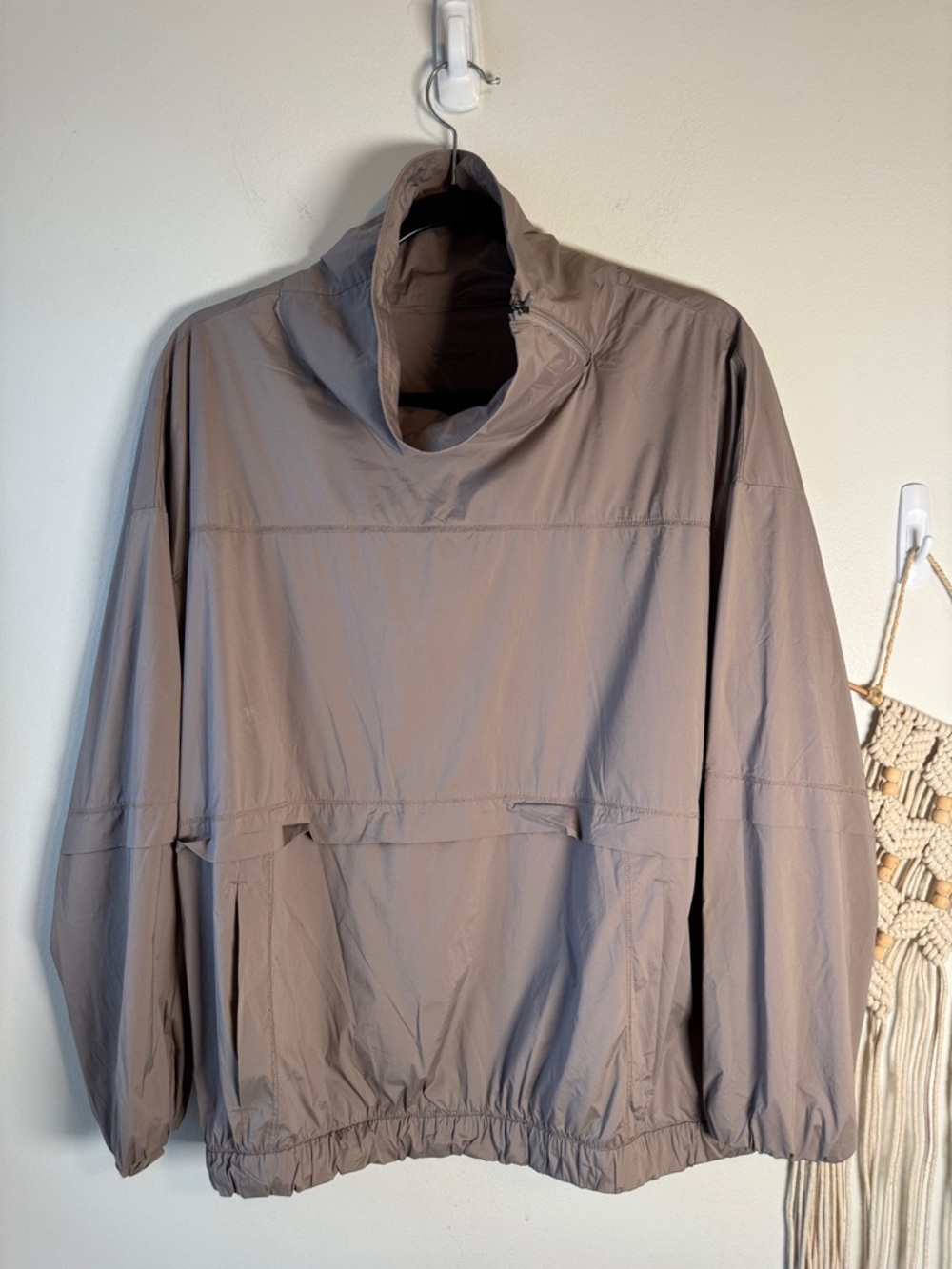 Athleta Mortar Mushroom Taupe Pullover Lightweight Windbreaker Pullover Jacket M - Picture 2 of 9